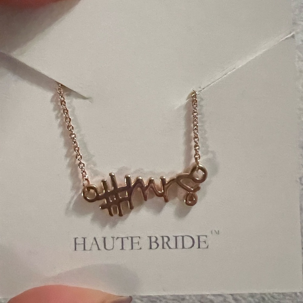 #Mrs Necklace, Never Worn